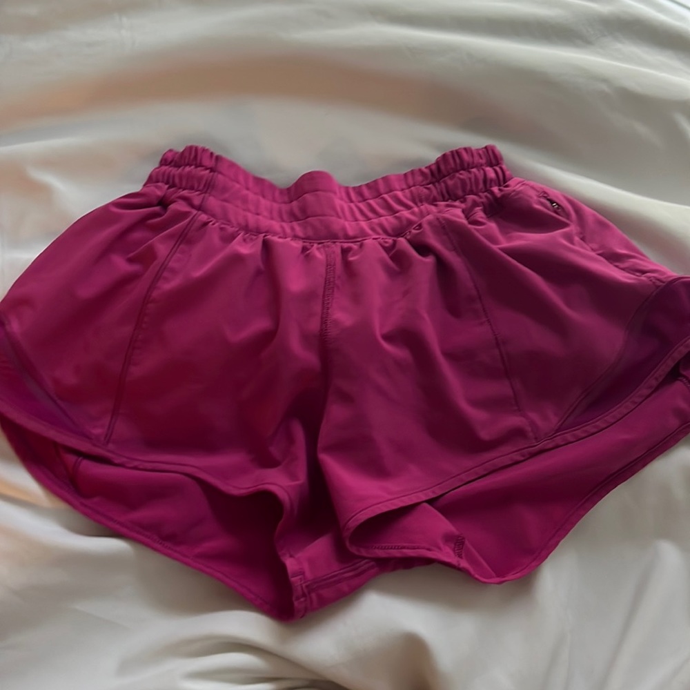 Ripened Raspberry Lululemon Hotty Hot shorts size 2, 2.5 in inseam